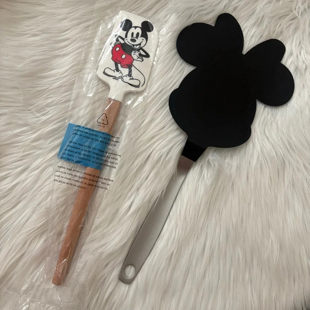 Williams Sonoma x Disney Mickey Spatula NWT and Minnie Flex Spatula NWOT